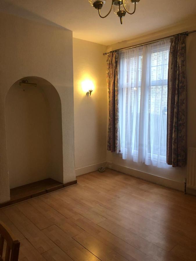 George Lane Gazde/Camere de închiriat